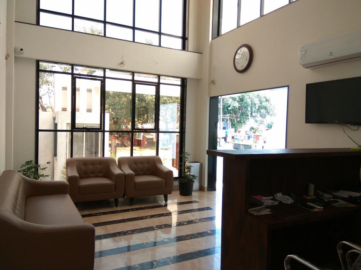 Manasi Inn Satara Ngoại thất bức ảnh