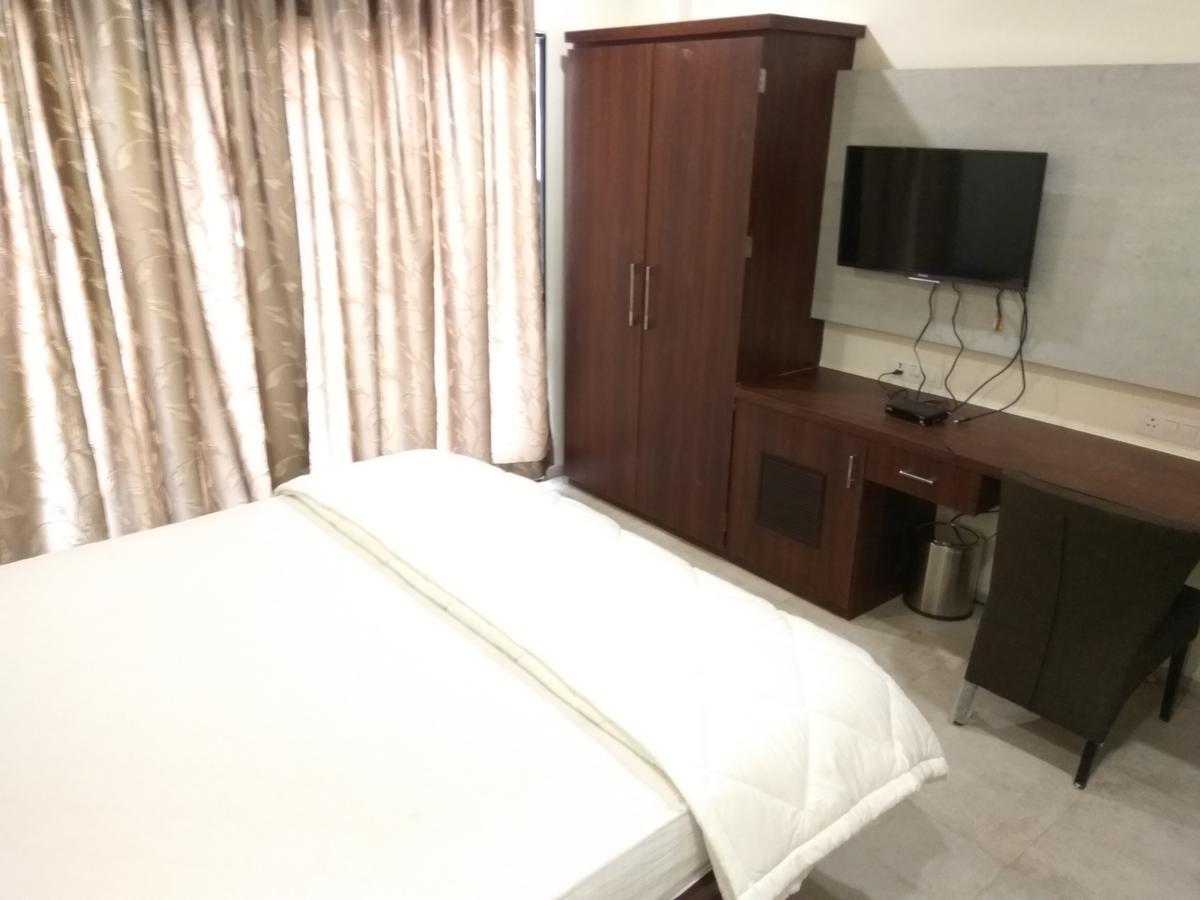 Manasi Inn Satara Ngoại thất bức ảnh